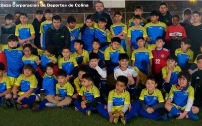 Los niños de Colina tienen una nueva chance de practicar fútbol, gracias a la Corporación de Deportes de la comuna.