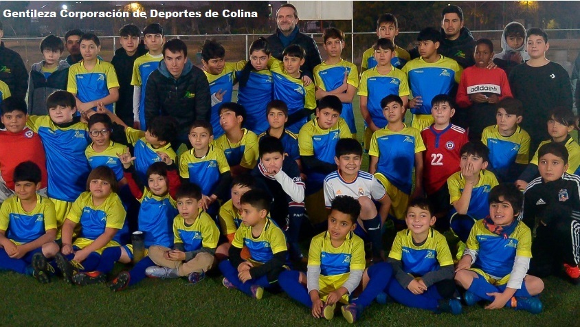 Los niños de Colina tienen una nueva chance de practicar fútbol, gracias a la Corporación de Deportes de la comuna.
