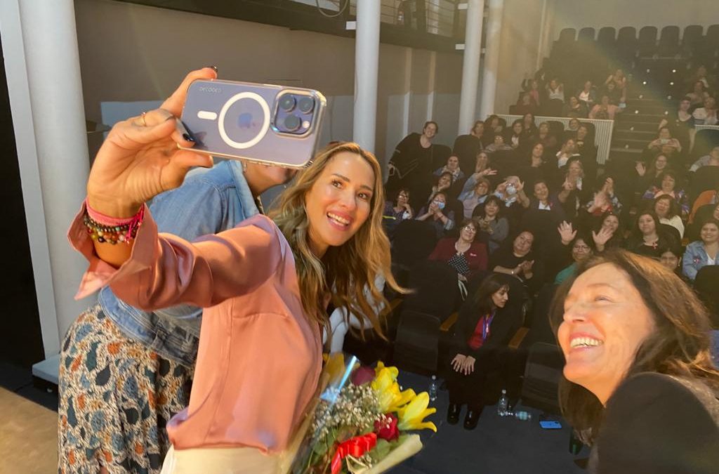 Charla Preventiva sobre el Cáncer de Mamas se lleva a cabo en Colina.