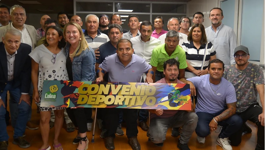 Municipio sella importante convenio con asociación de fútbol Chacabuco