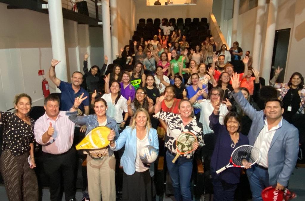 En Colina se realiza seminario mujer, deporte y organización