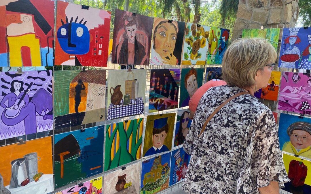 Talleres del Centro Cultural finalizan con gran marco de público en Plaza de Armas de Colina.